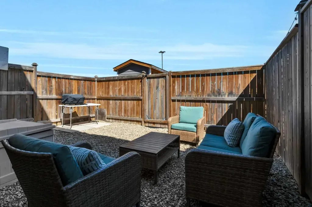 28 Rafferty Court Sylvan Lake AB T4S 0C1