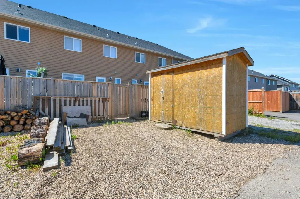 28 Rafferty Court Sylvan Lake AB T4S 0C1