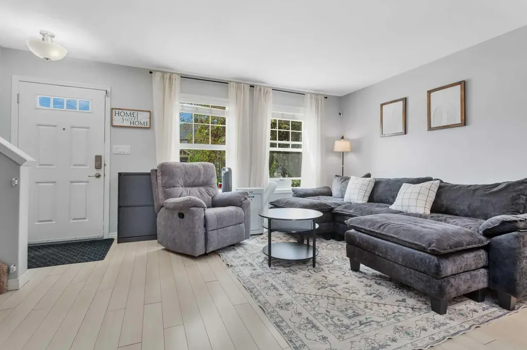 28 Rafferty Court Sylvan Lake AB T4S 0C1