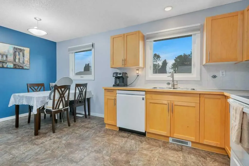 4805 Womacks Road Blackfalds AB T0M 0J0