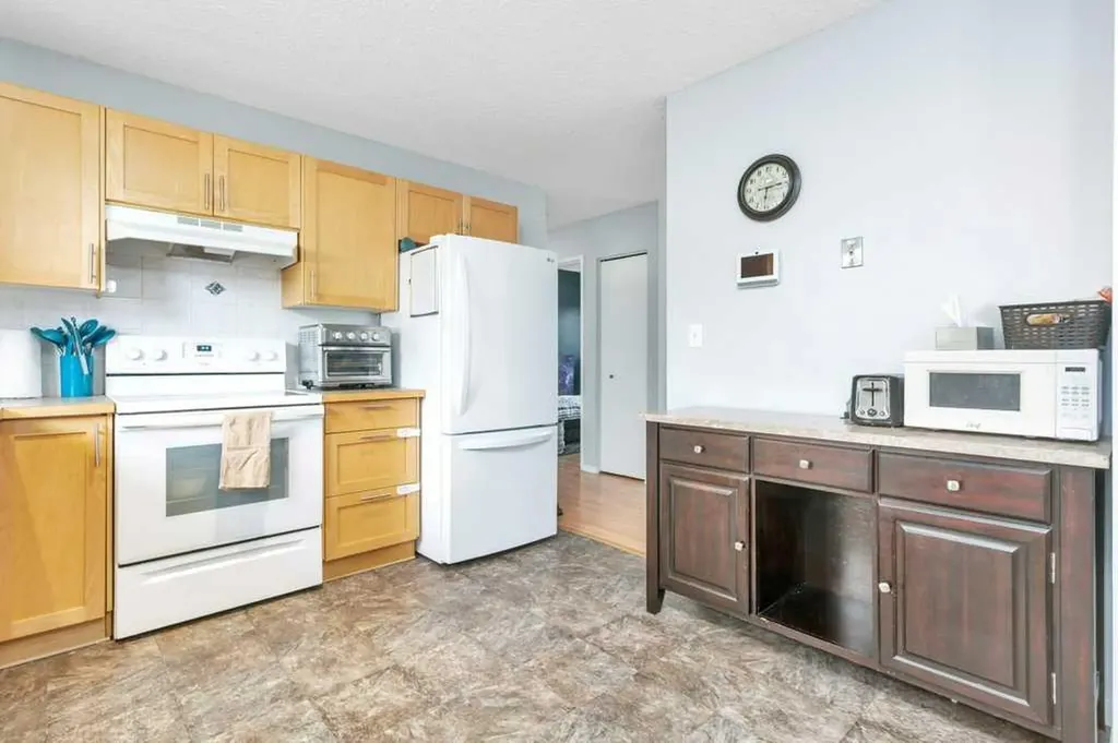 4805 Womacks Road Blackfalds AB T0M 0J0