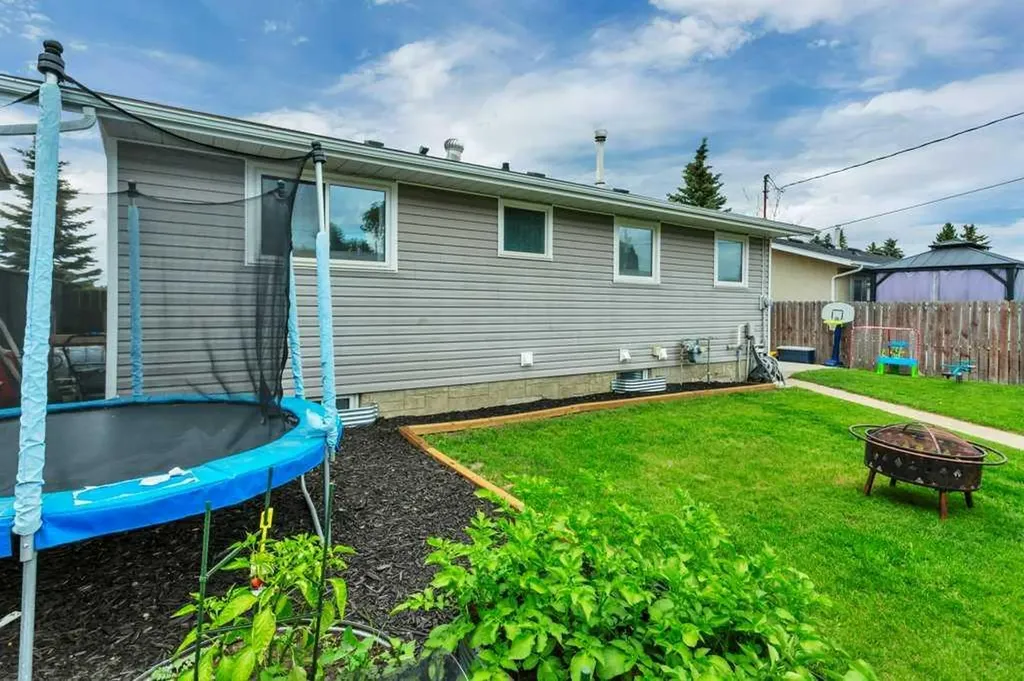 4805 Womacks Road Blackfalds AB T0M 0J0
