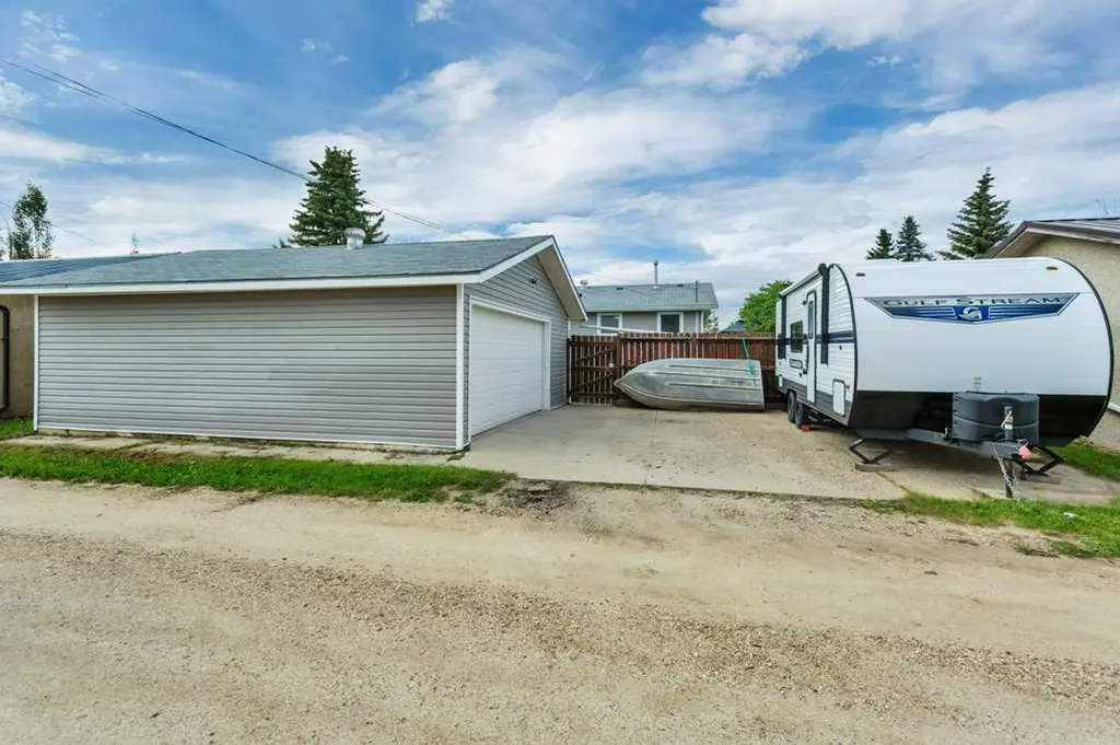 4805 Womacks Road Blackfalds AB T0M 0J0