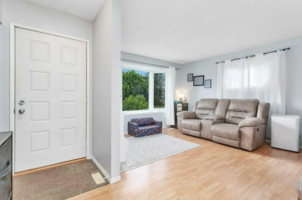 4805 Womacks Road Blackfalds AB T0M 0J0