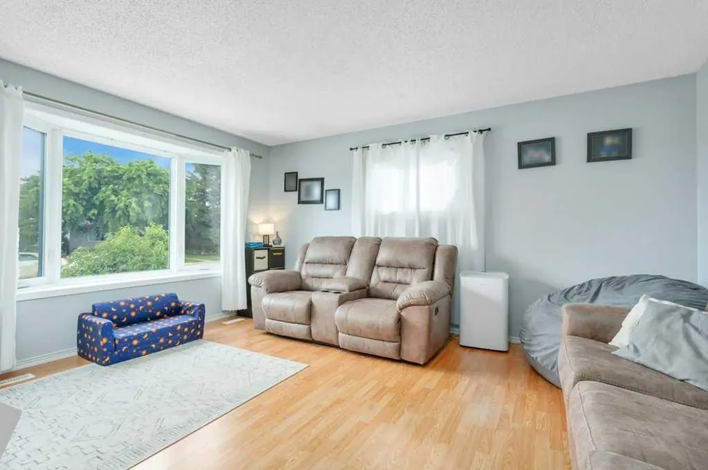 4805 Womacks Road Blackfalds AB T0M 0J0