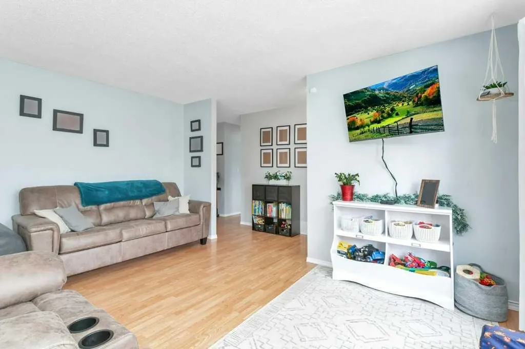 4805 Womacks Road Blackfalds AB T0M 0J0