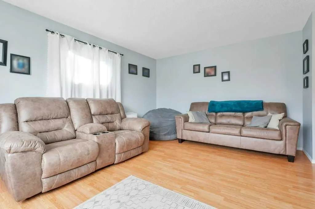 4805 Womacks Road Blackfalds AB T0M 0J0