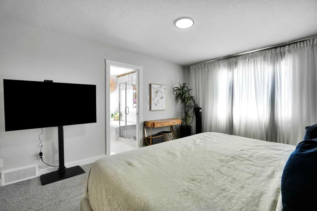 106 Amblehurst Way NW Calgary AB T3P 2A1