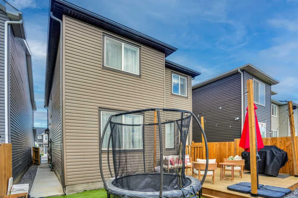 106 Amblehurst Way NW Calgary AB T3P 2A1