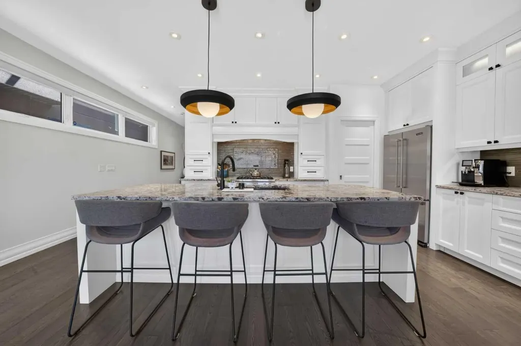 1732 49 Avenue SW Calgary AB T2T 2T9