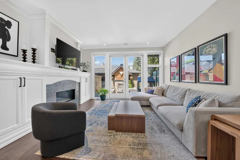1732 49 Avenue SW Calgary AB T2T 2T9