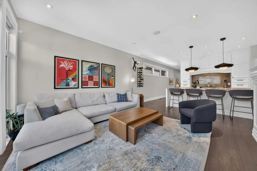 1732 49 Avenue SW Calgary AB T2T 2T9