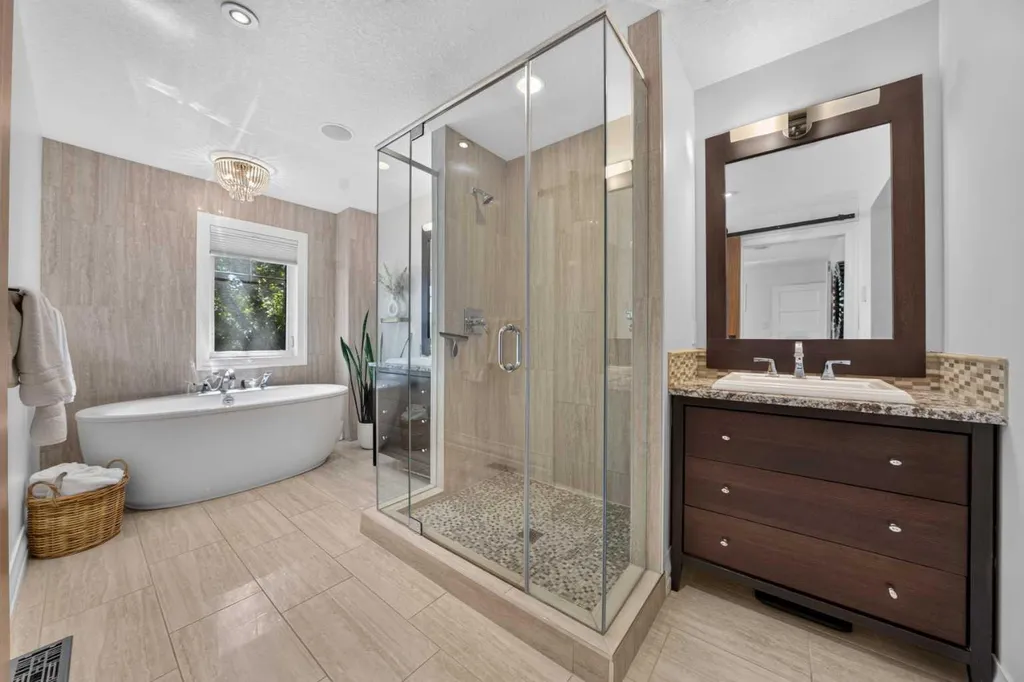 1732 49 Avenue SW Calgary AB T2T 2T9