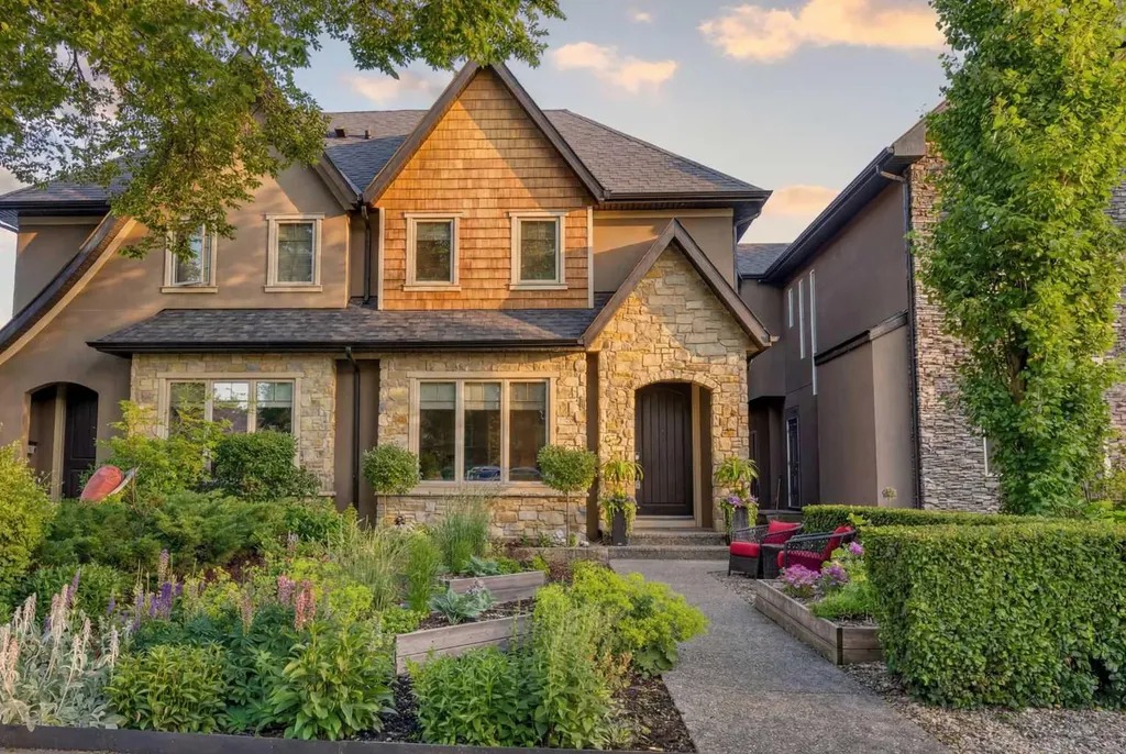 1732 49 Avenue SW Calgary AB T2T 2T9