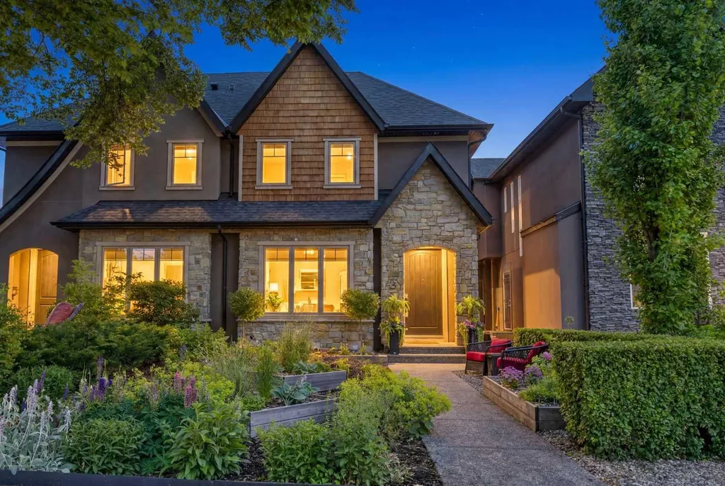 1732 49 Avenue SW Calgary AB T2T 2T9