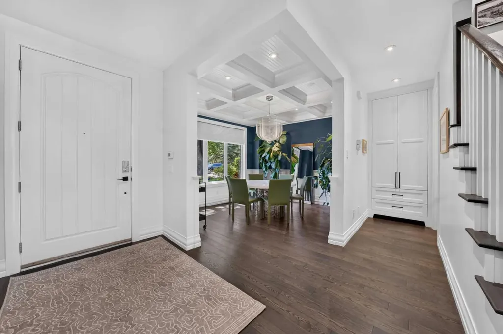1732 49 Avenue SW Calgary AB T2T 2T9