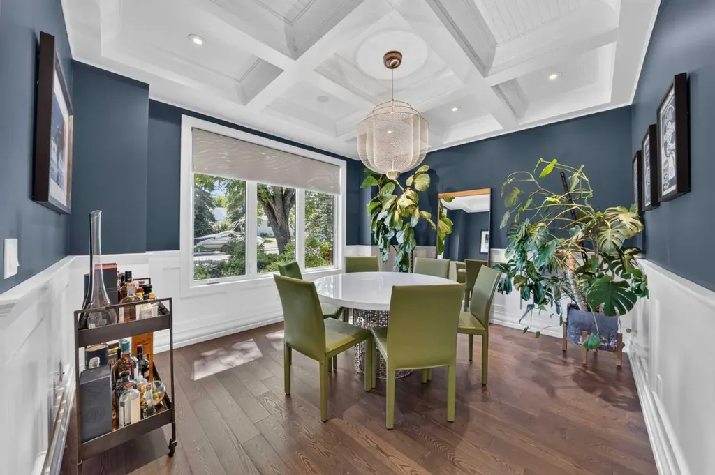 1732 49 Avenue SW Calgary AB T2T 2T9