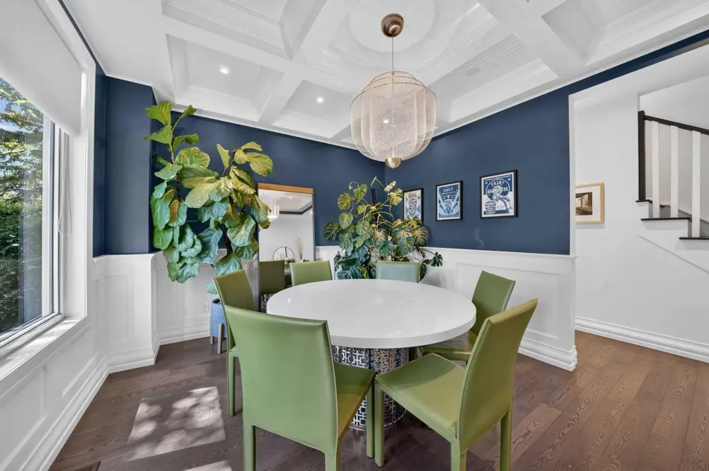 1732 49 Avenue SW Calgary AB T2T 2T9
