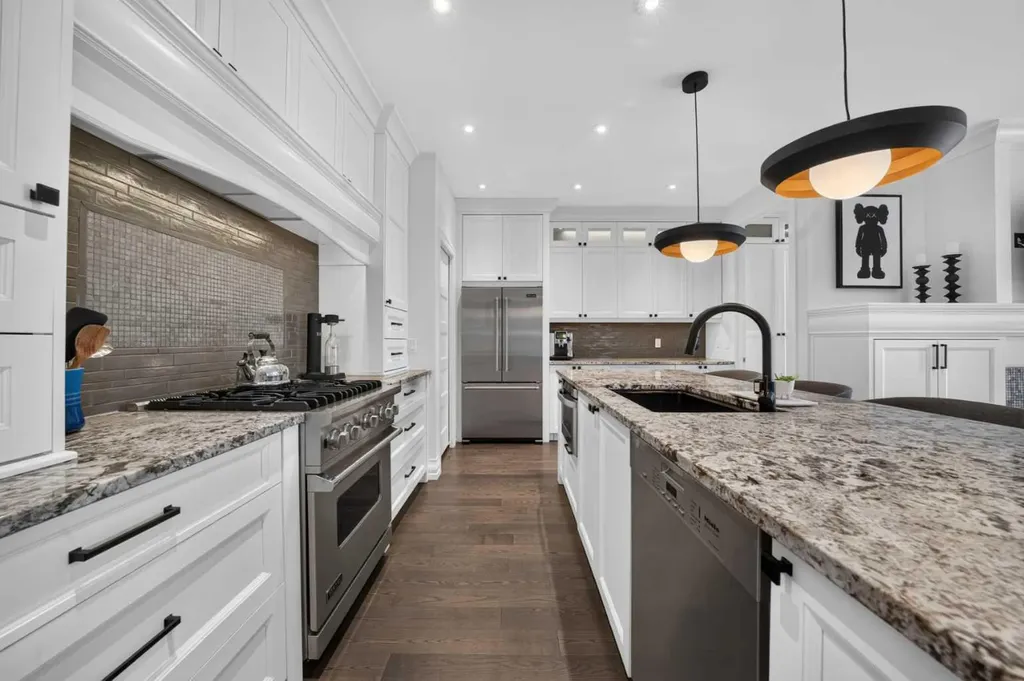 1732 49 Avenue SW Calgary AB T2T 2T9