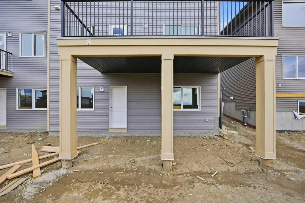 50 Waterford Mews Chestermere AB T1X 3B6