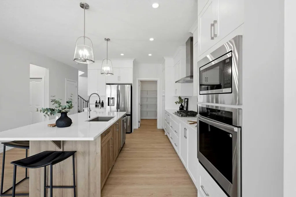7 Verdure Gate SW Calgary AB T2Y 1C4