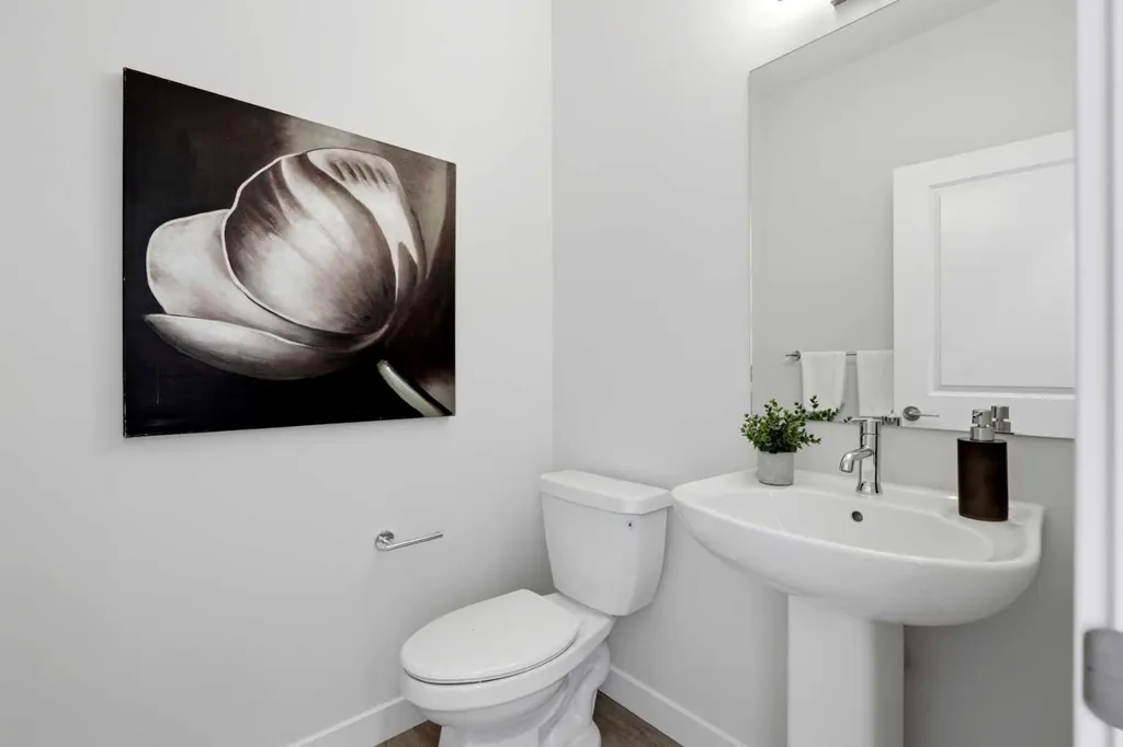7 Verdure Gate SW Calgary AB T2Y 1C4