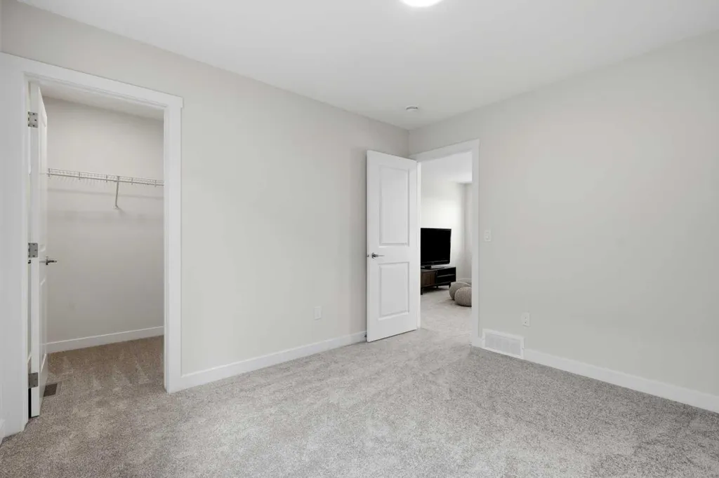 7 Verdure Gate SW Calgary AB T2Y 1C4