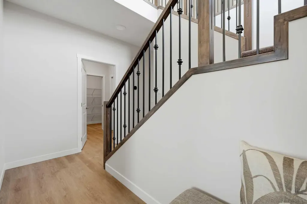 7 Verdure Gate SW Calgary AB T2Y 1C4