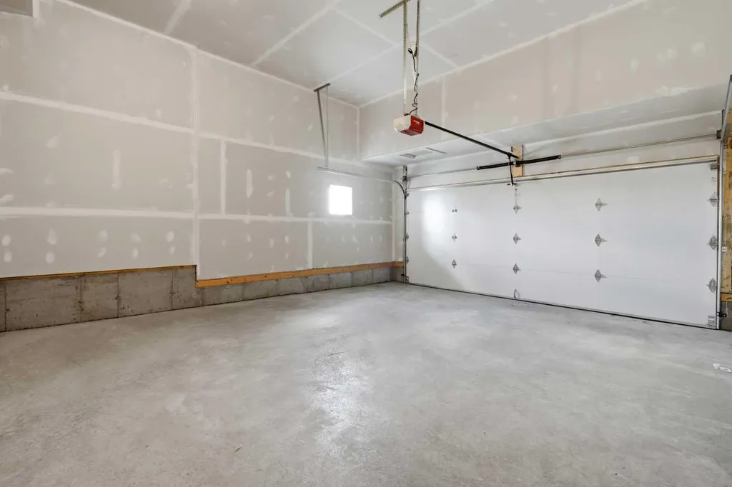 7 Verdure Gate SW Calgary AB T2Y 1C4