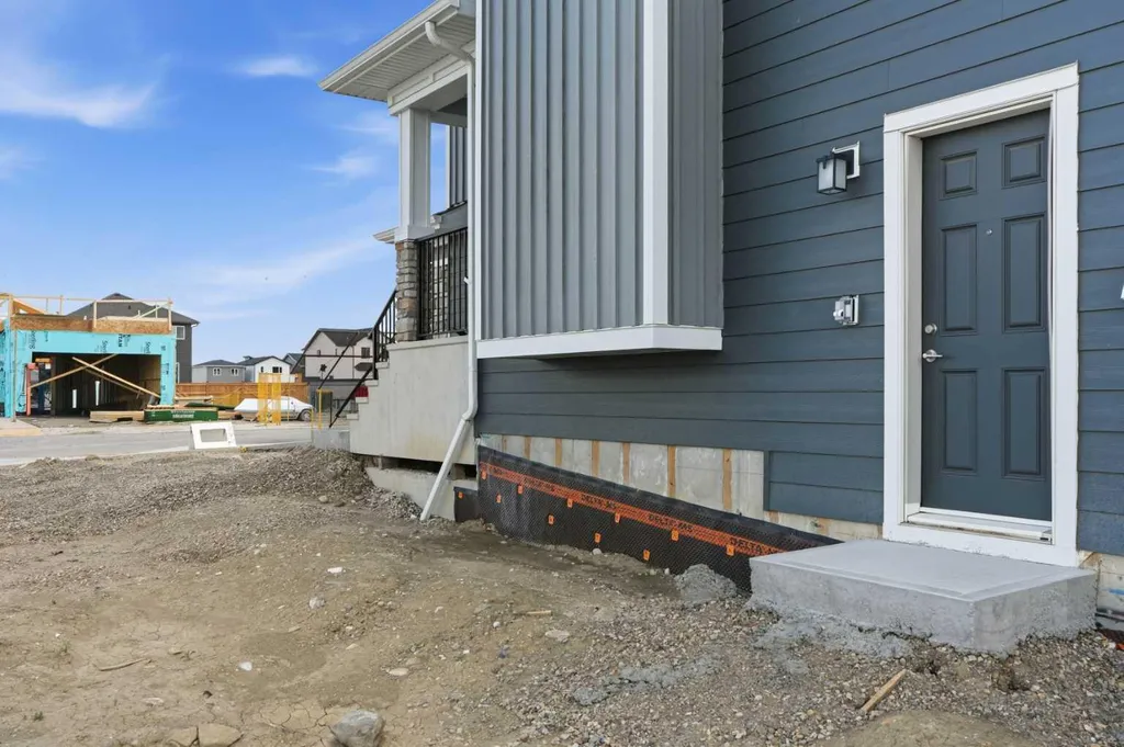 7 Verdure Gate SW Calgary AB T2Y 1C4