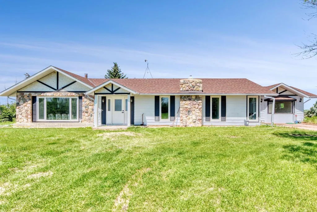 27028 Township Road 300 Rural Mountain View County AB T0M 0A0