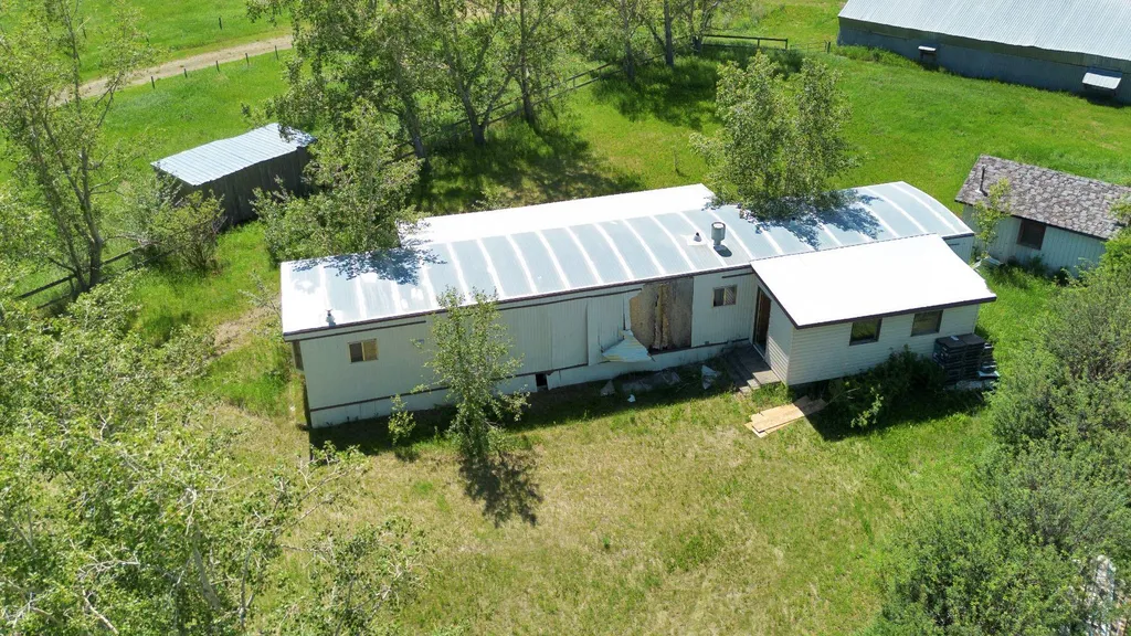 27028 Township Road 300 Rural Mountain View County AB T0M 0A0