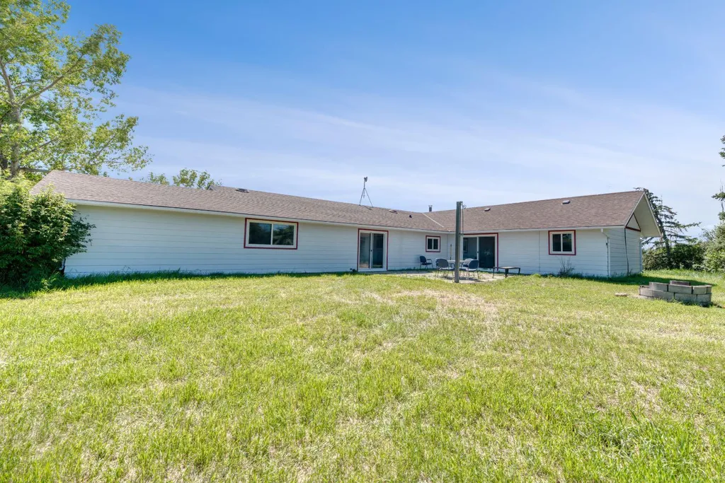 27028 Township Road 300 Rural Mountain View County AB T0M 0A0