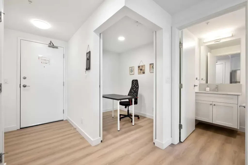 123 4 Street NE Calgary AB T2E 8K3