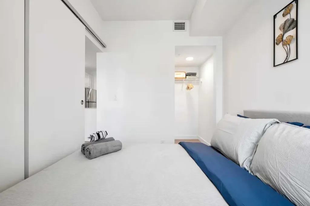123 4 Street NE Calgary AB T2E 8K3
