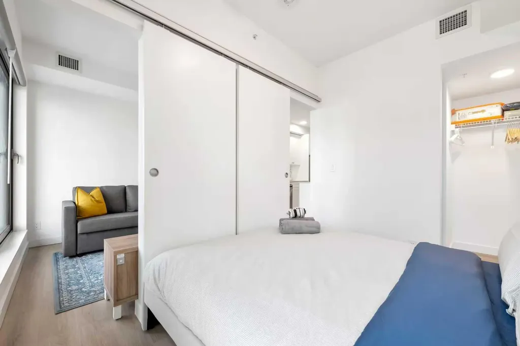 123 4 Street NE Calgary AB T2E 8K3