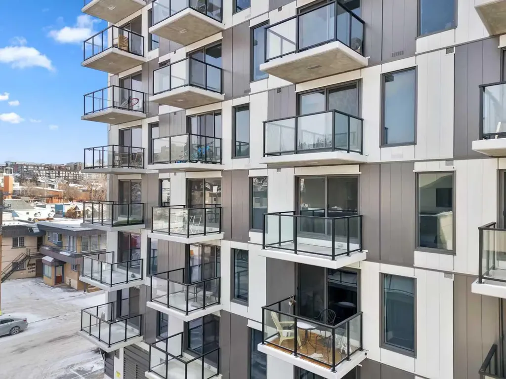 123 4 Street NE Calgary AB T2E 8K3