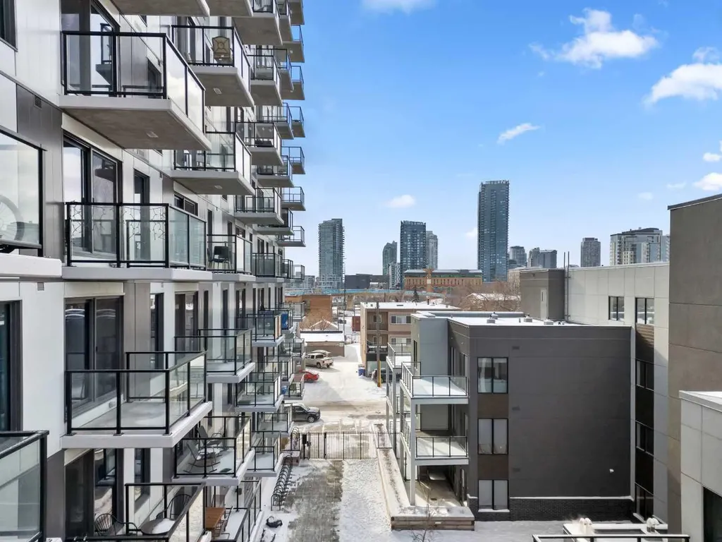123 4 Street NE Calgary AB T2E 8K3