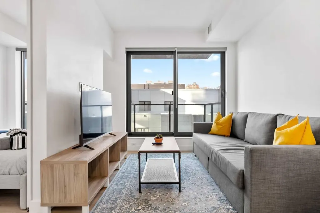 123 4 Street NE Calgary AB T2E 8K3