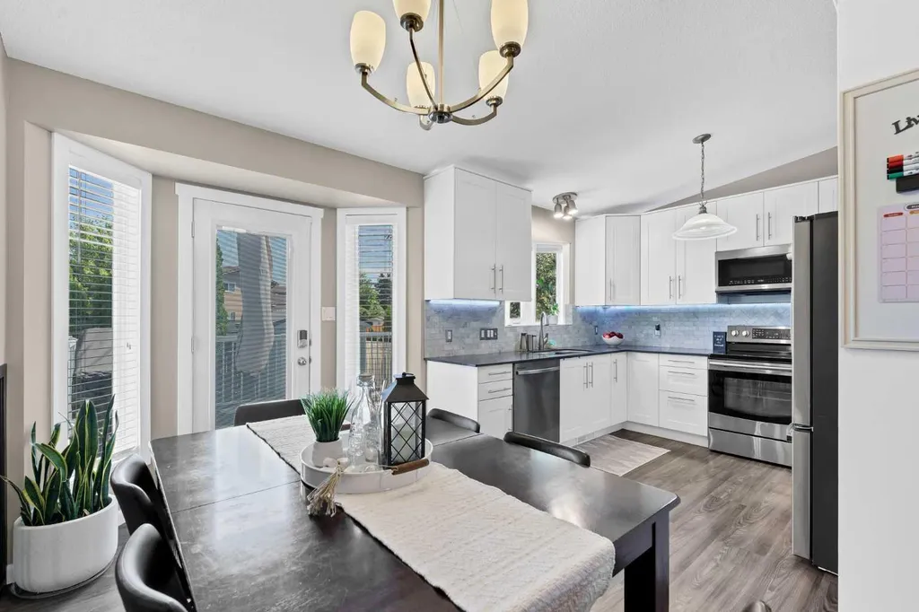 884 Ross Glen Drive SE Medicine Hat AB T1B 3W7