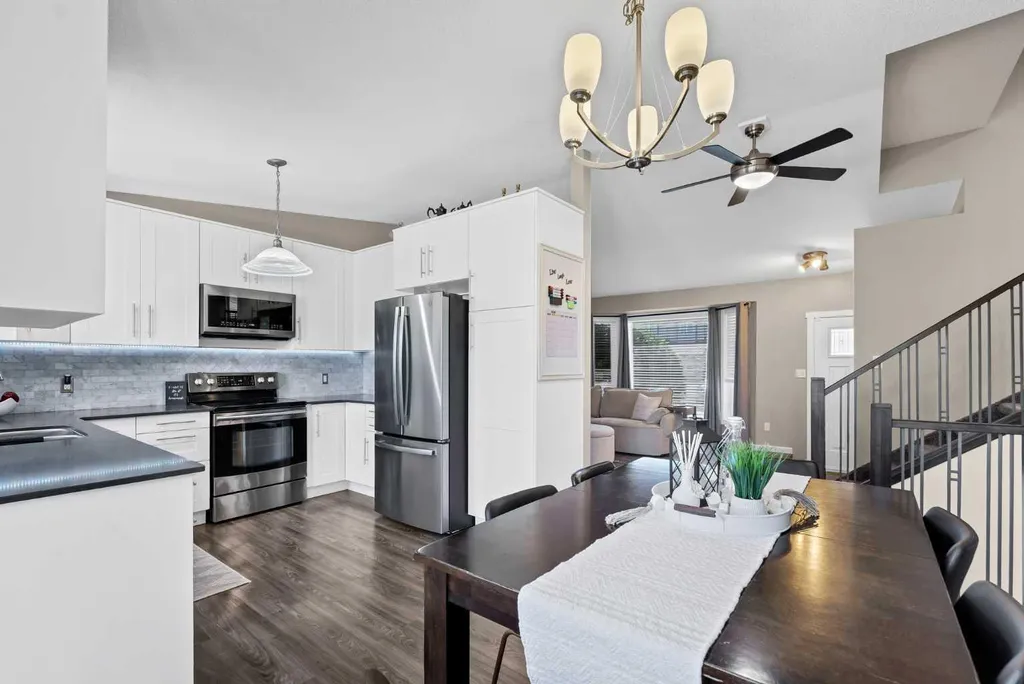 884 Ross Glen Drive SE Medicine Hat AB T1B 3W7