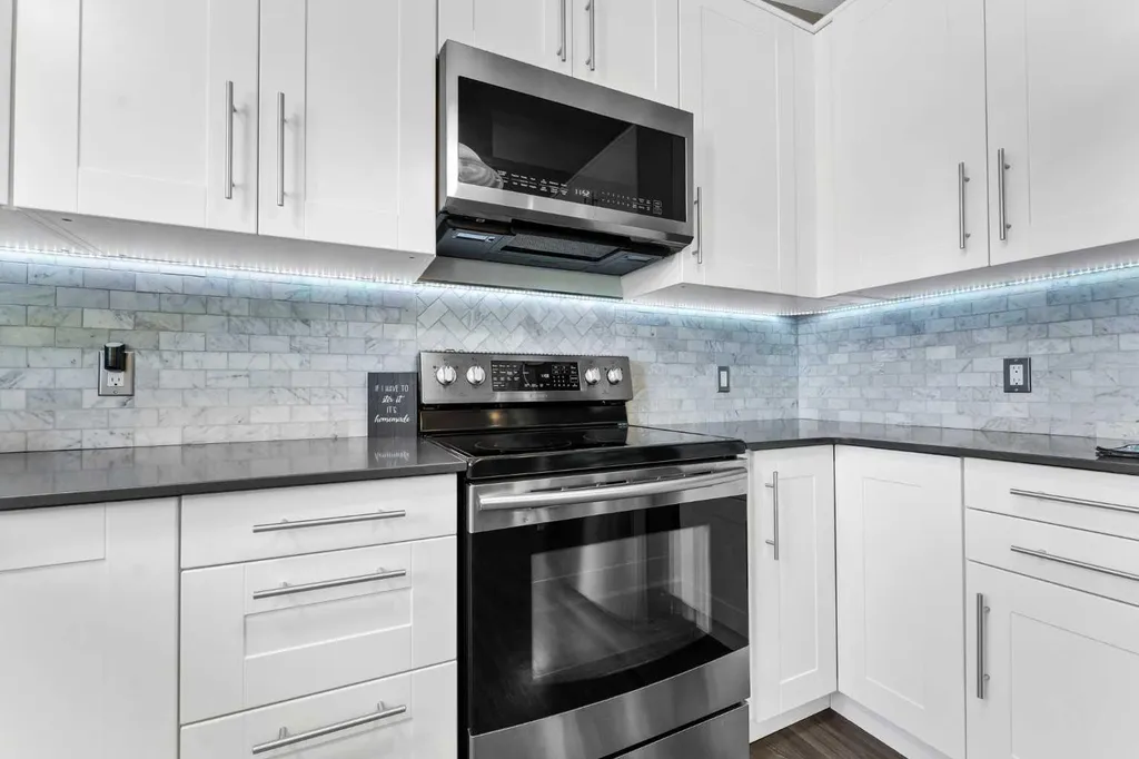 884 Ross Glen Drive SE Medicine Hat AB T1B 3W7