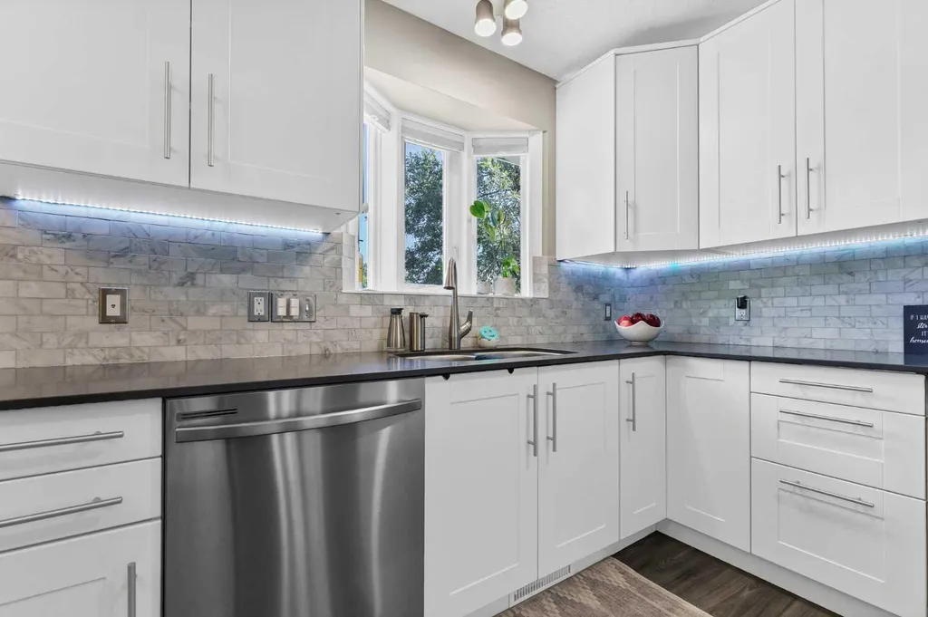 884 Ross Glen Drive SE Medicine Hat AB T1B 3W7