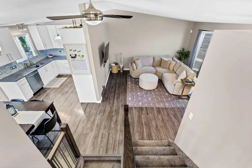 884 Ross Glen Drive SE Medicine Hat AB T1B 3W7