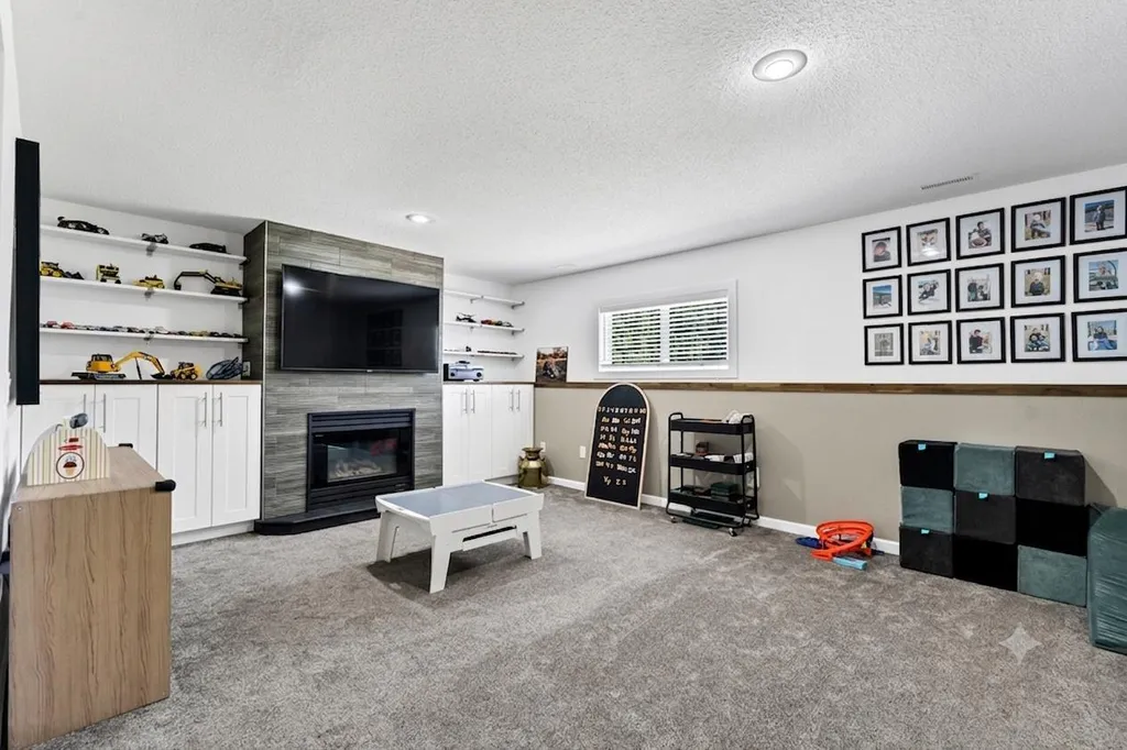 884 Ross Glen Drive SE Medicine Hat AB T1B 3W7