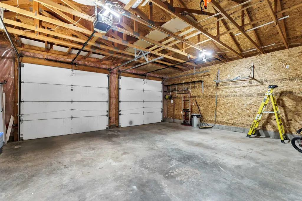 884 Ross Glen Drive SE Medicine Hat AB T1B 3W7