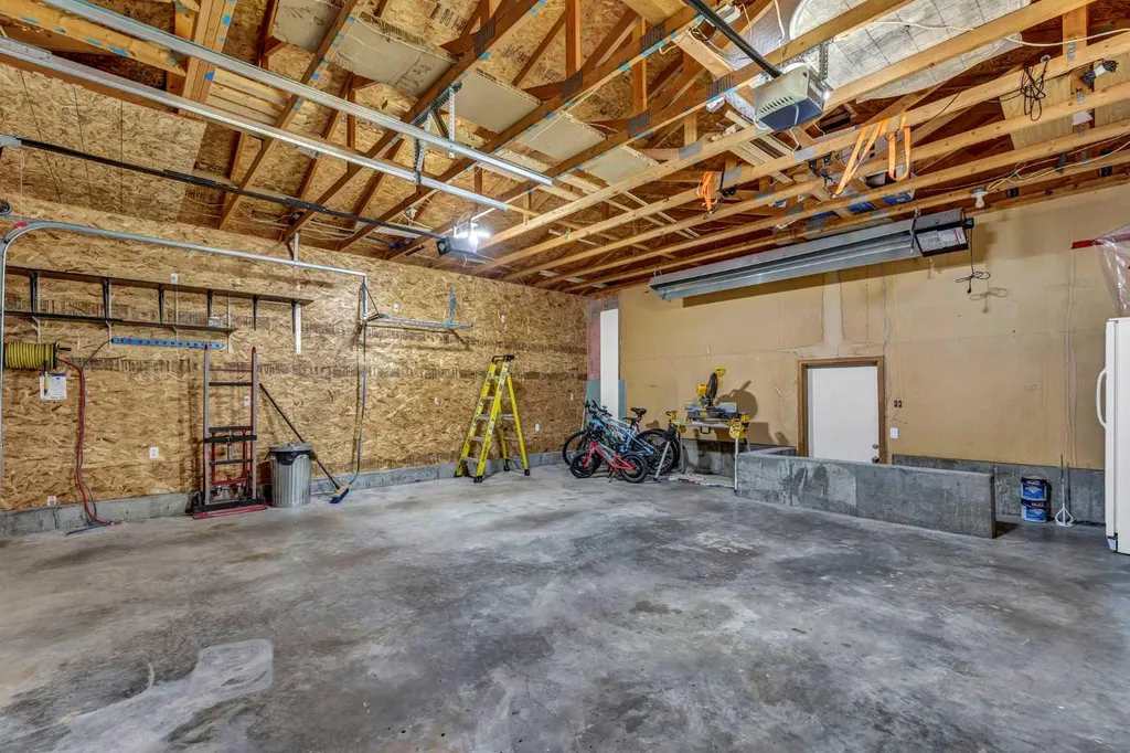 884 Ross Glen Drive SE Medicine Hat AB T1B 3W7
