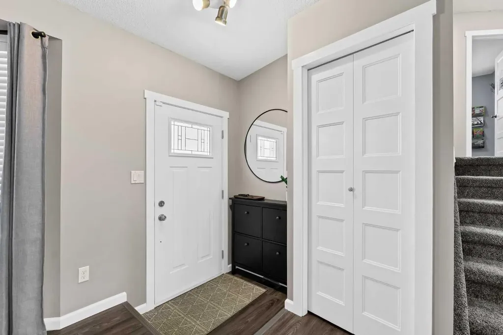 884 Ross Glen Drive SE Medicine Hat AB T1B 3W7