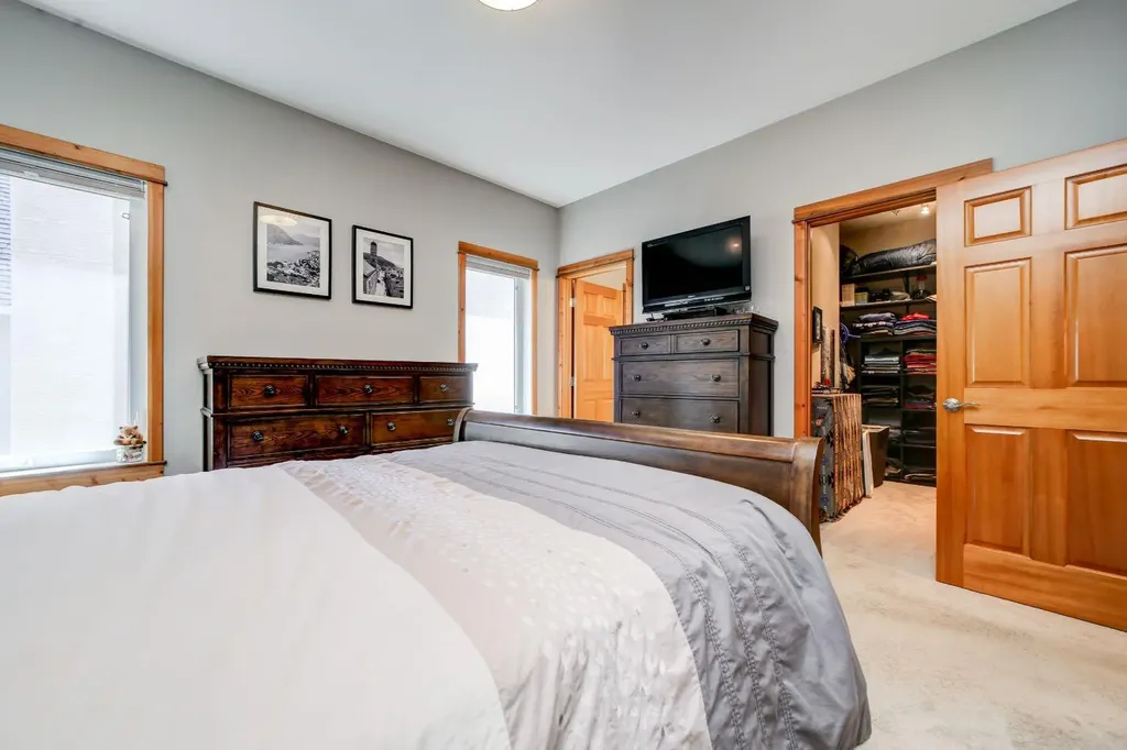 3005 214 Street Bellevue AB T0K0C0