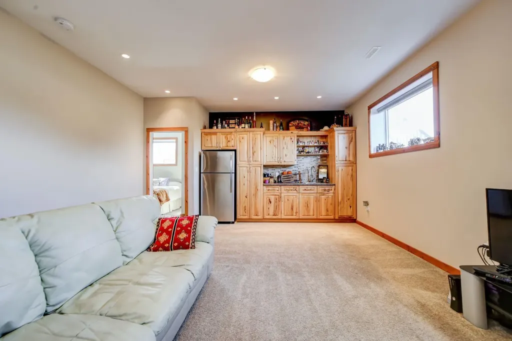 3005 214 Street Bellevue AB T0K0C0
